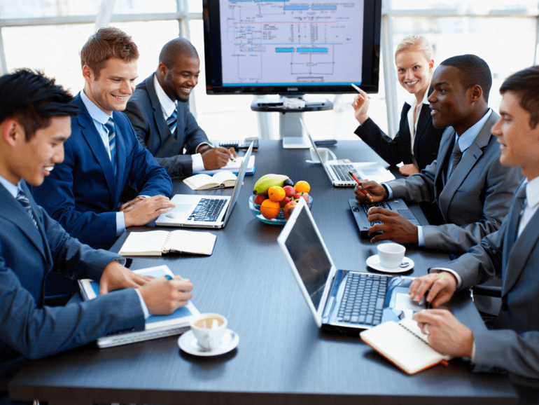 How a Financial Controller Improves Financial Reporting Accuracy
