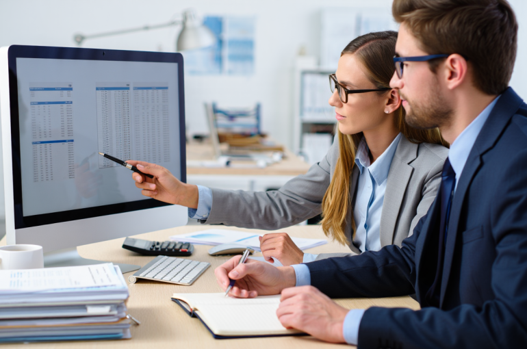 Financial Accountant vs. Management Accountant: Key Differences and Career Paths