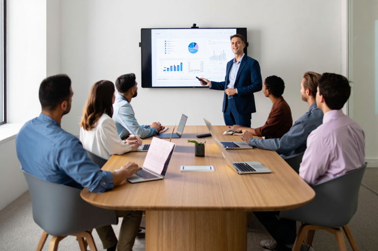 Financial Controllers in Law Firms: Sector-Specific Considerations