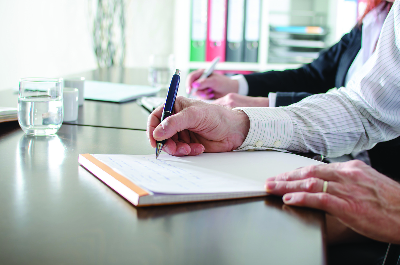How to Move from Finance Manager to Financial Controller: A Step-by-Step Career Guide