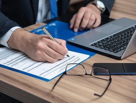 ​Permanent vs. Interim Financial Controllers: Which Does Your Business Need?