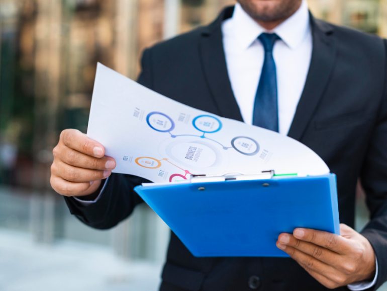 The Role of Financial Controllers in ESG-Driven Industries