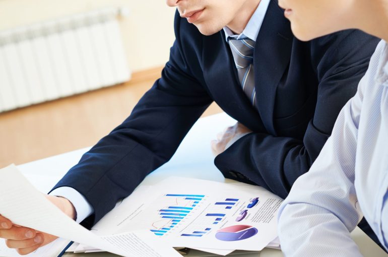 Why Businesses Choose Interim FCs During Change or Crisis