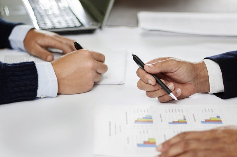 When to Hire Your First Management Accountant: 6 Signs